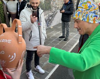 La Corsa con la Cannata del Gonfalone di Arpino con Fiorello a Viva Rai 2