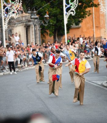 Corsa con i Sacchi