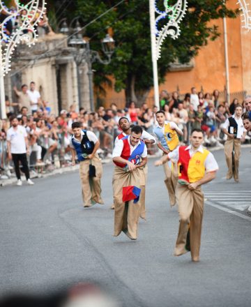 Corsa con i Sacchi